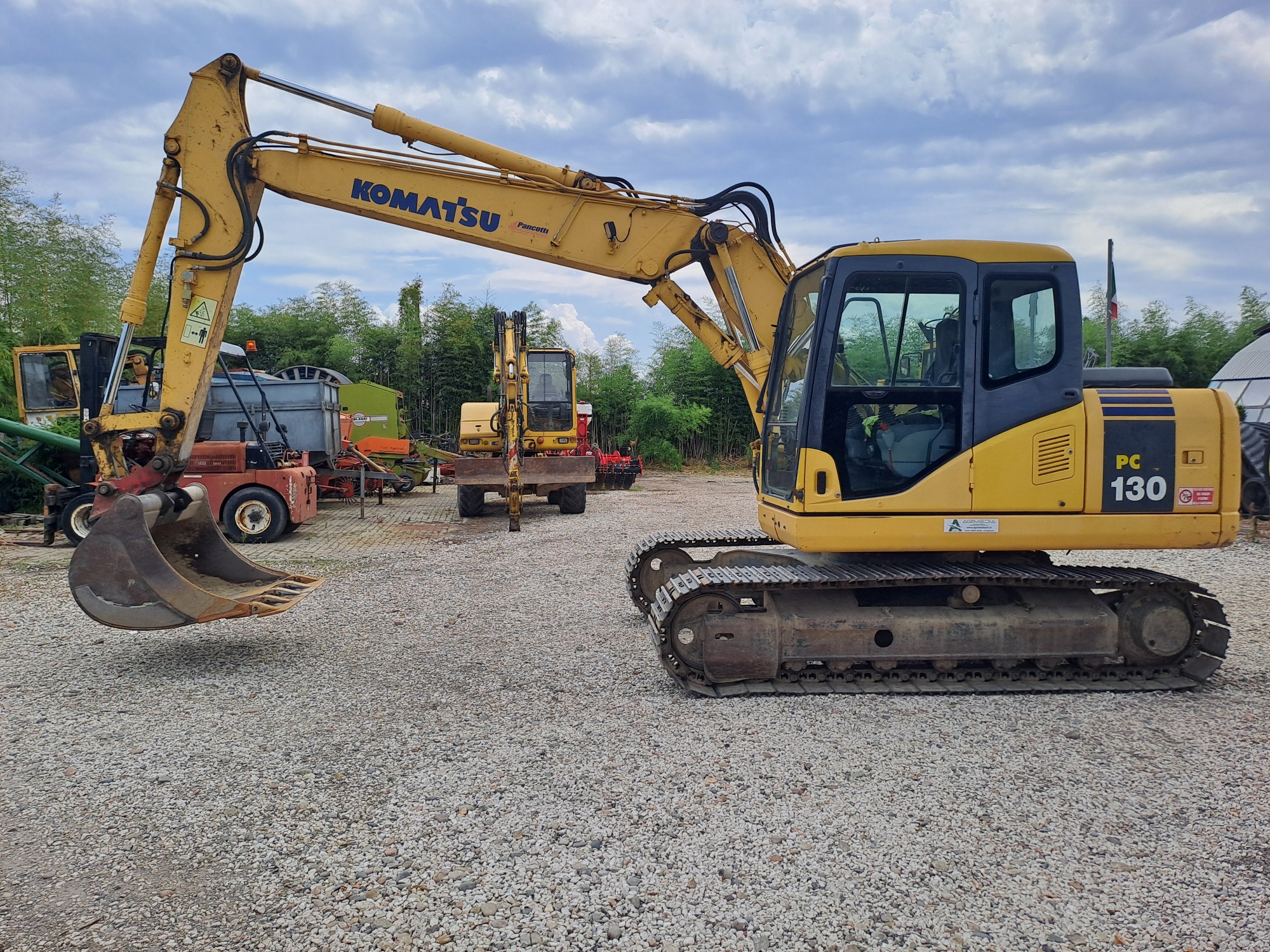 KOMATSU PC130-7K